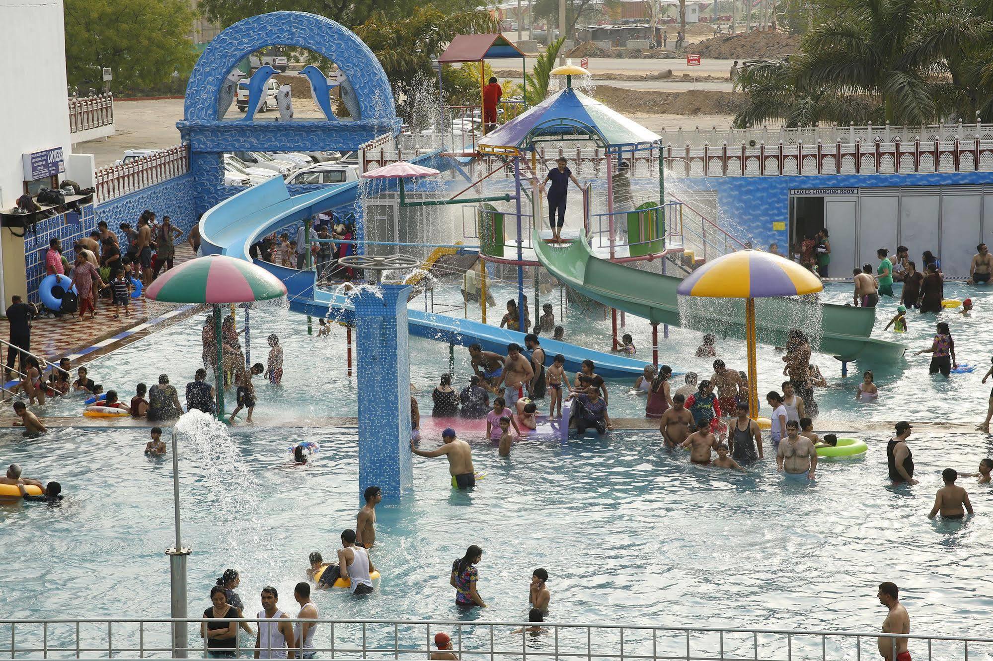 Aapno Ghar Resort & Amusement Park Gurgáon Exteriér fotografie